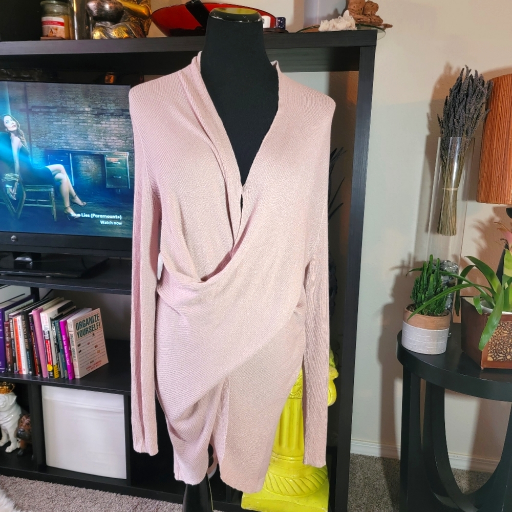 Beautiful Jennifer Lopez Plunging Neck Faux Wrap Top Champagne Pink sz L